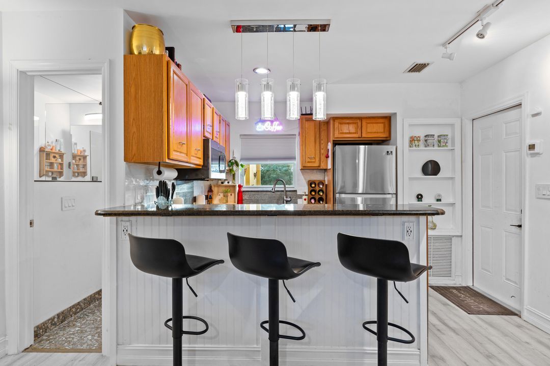 待售: $749,000 (5 贝兹, 3 浴室, 2528 平方英尺)