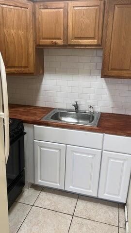 For Rent: $1,500 (6 beds, 6 baths, 3526 Square Feet)