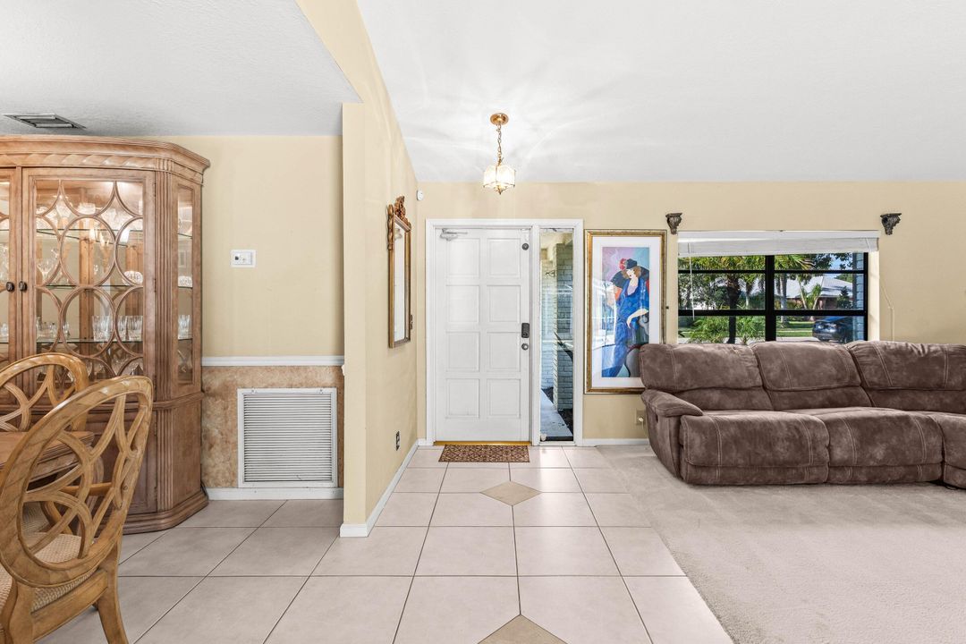 待售: $810,000 (3 贝兹, 2 浴室, 1708 平方英尺)