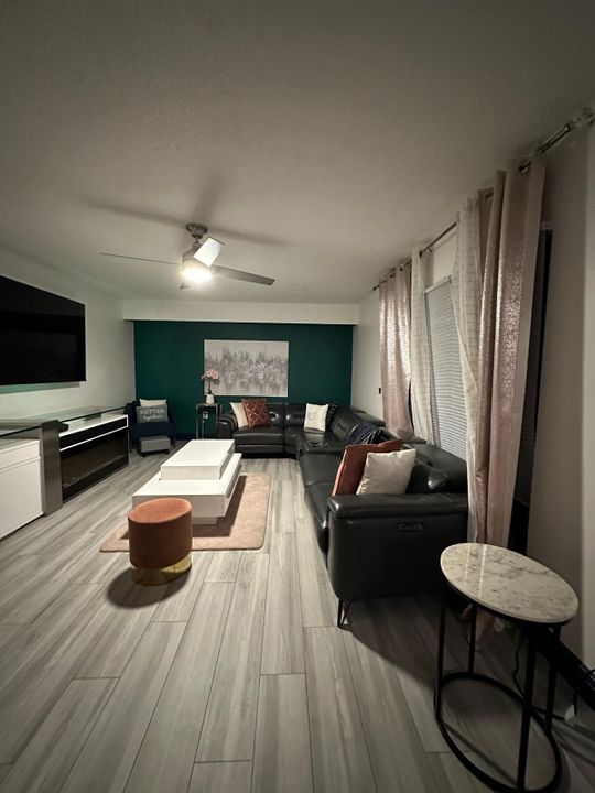 En Venta: $289,000 (2 camas, 2 baños, 1236 Pies cuadrados)