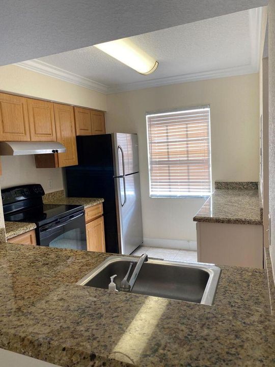 For Rent: $2,200 (2 beds, 2 baths, 1206 Square Feet)