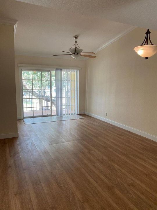 For Rent: $2,200 (2 beds, 2 baths, 1206 Square Feet)