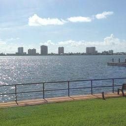 For Rent: $2,200 (2 beds, 2 baths, 1206 Square Feet)