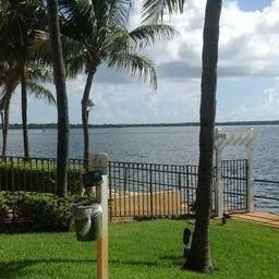 For Rent: $2,200 (2 beds, 2 baths, 1206 Square Feet)