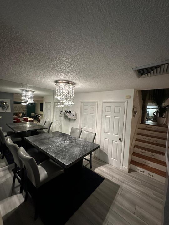 En Venta: $289,000 (2 camas, 2 baños, 1236 Pies cuadrados)