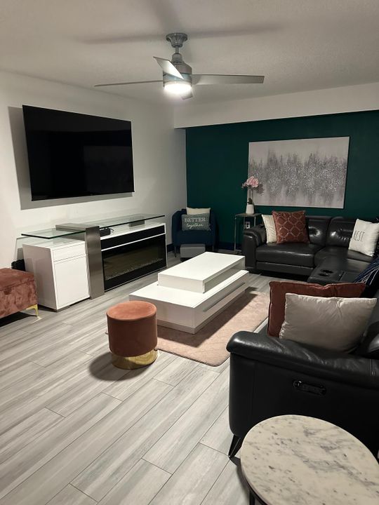 En Venta: $289,000 (2 camas, 2 baños, 1236 Pies cuadrados)