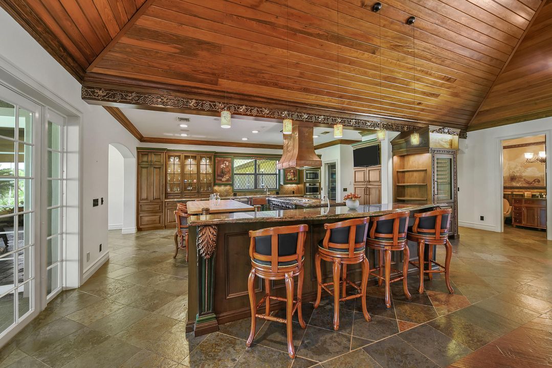 For Sale: $5,300,000 (5 beds, 4 baths, 6334 Square Feet)