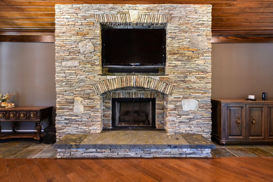 For Sale: $5,300,000 (5 beds, 4 baths, 6334 Square Feet)