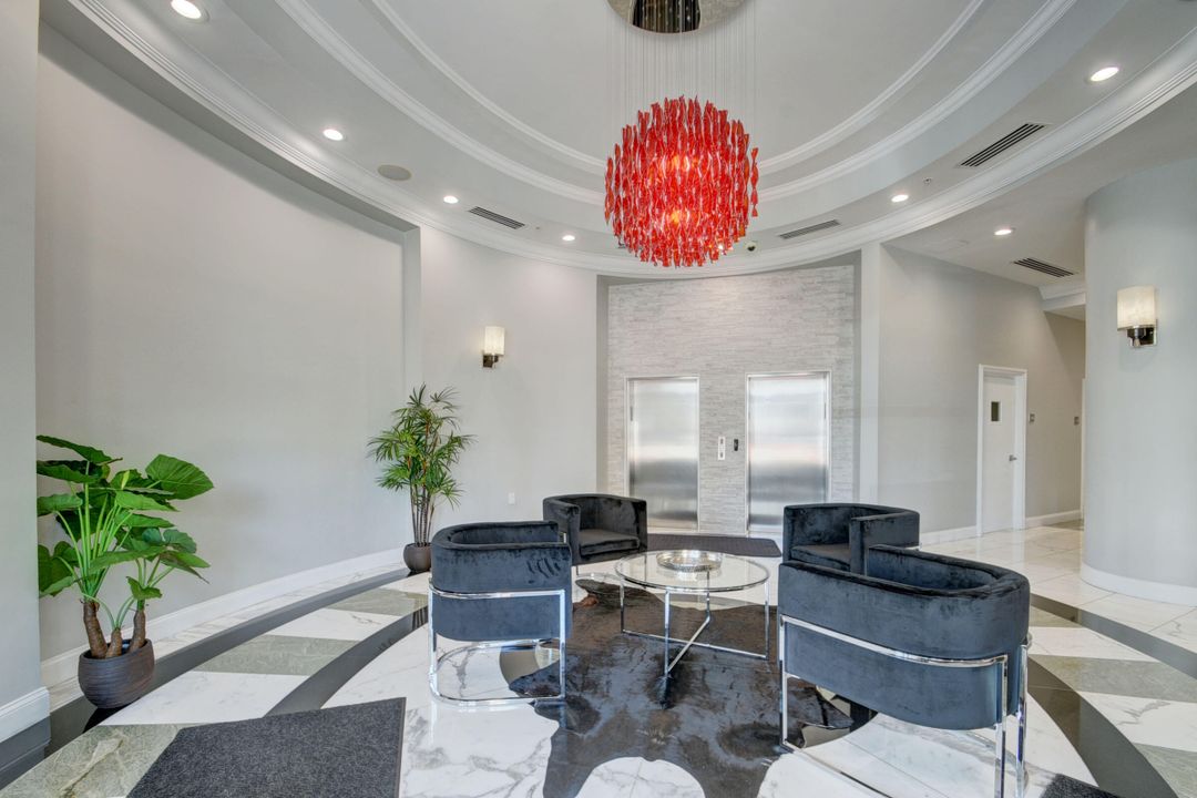 出租: $4,250 (2 贝兹, 2 浴室, 1121 平方英尺)