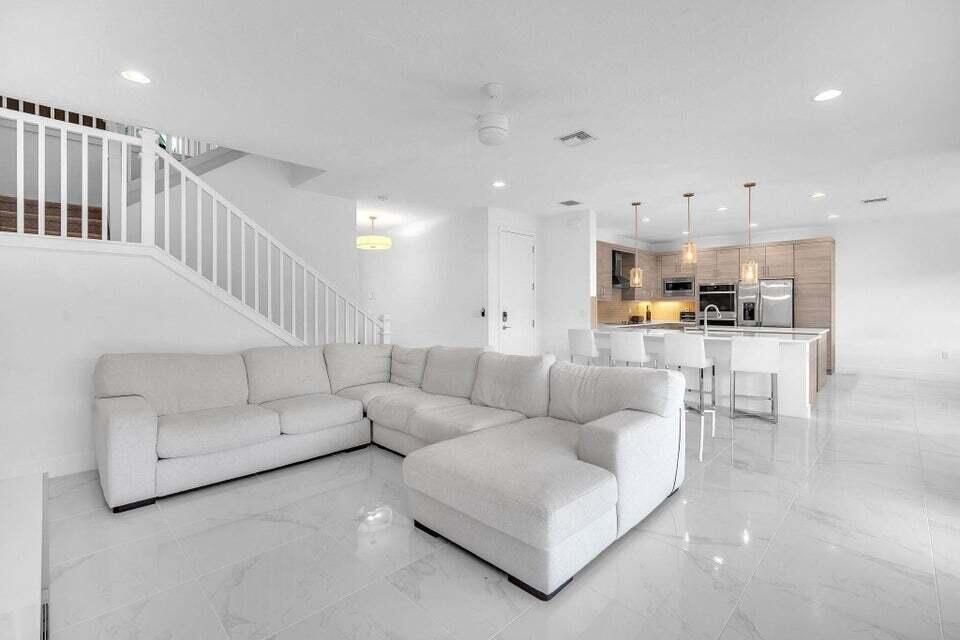 For Sale: $1,250,000 (4 beds, 3 baths, 2656 Square Feet)