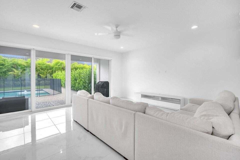 For Sale: $1,250,000 (4 beds, 3 baths, 2656 Square Feet)