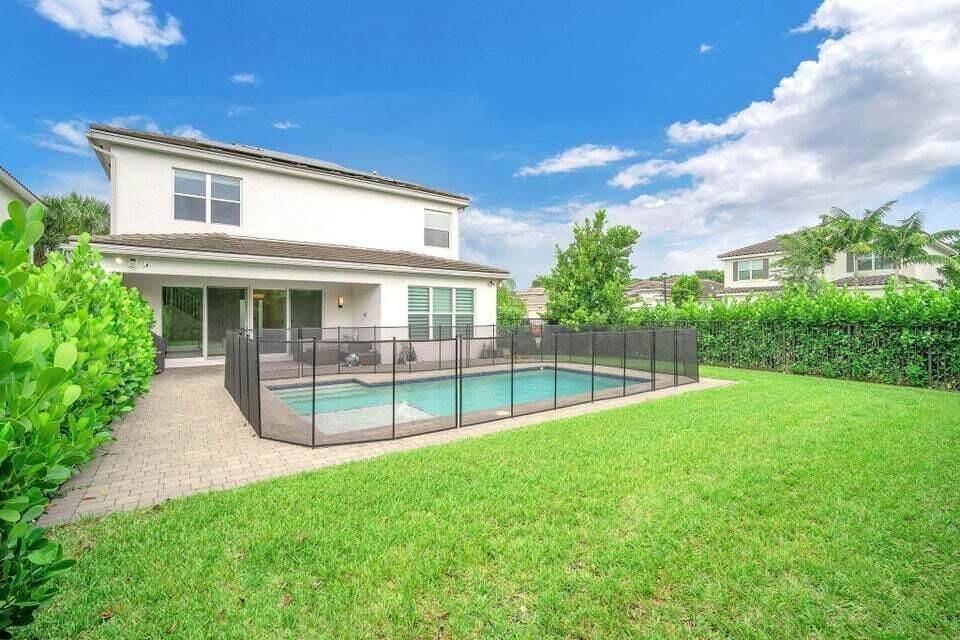 For Sale: $1,250,000 (4 beds, 3 baths, 2656 Square Feet)