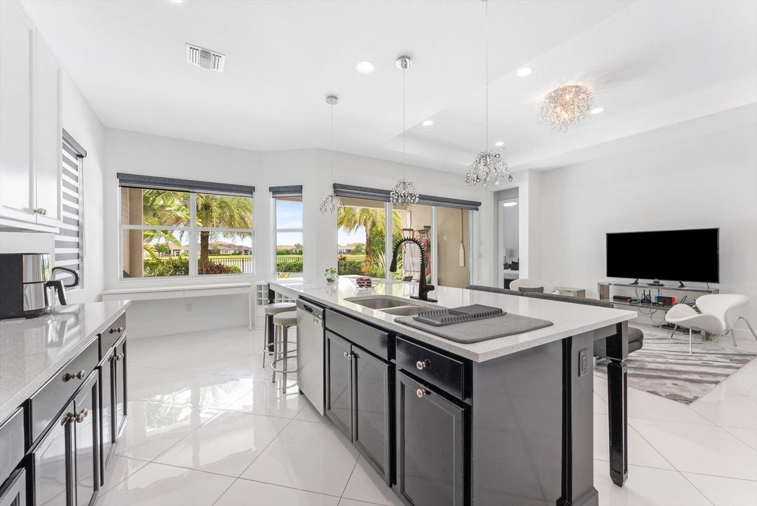 В аренду: $4,300 (3 спален, 2 ванн, 1938 Квадратных фут)