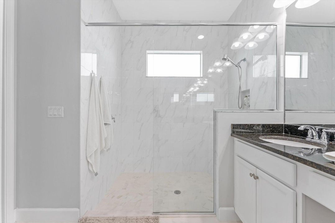 В аренду: $4,300 (3 спален, 2 ванн, 1938 Квадратных фут)