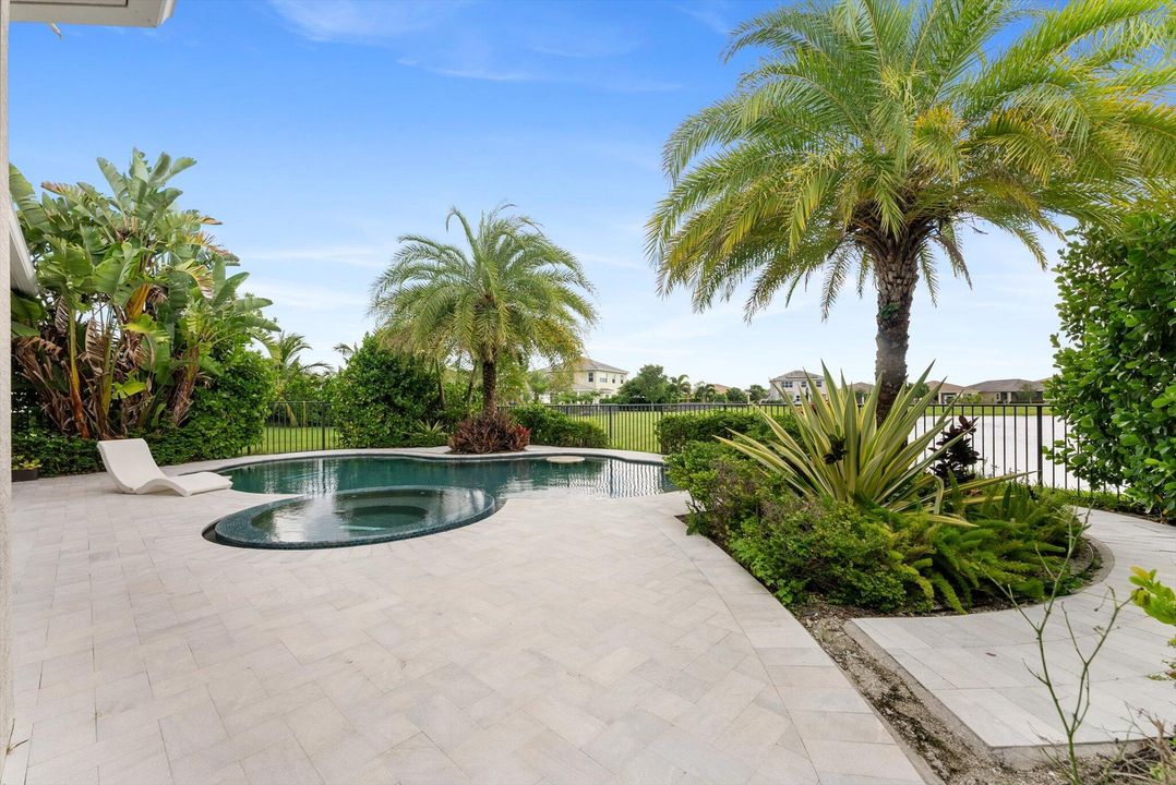 В аренду: $4,300 (3 спален, 2 ванн, 1938 Квадратных фут)