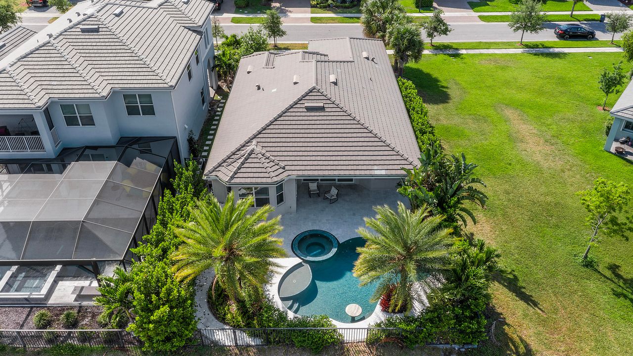 В аренду: $4,300 (3 спален, 2 ванн, 1938 Квадратных фут)