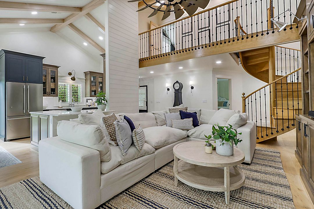 For Sale: $1,695,000 (3 beds, 2 baths, 2313 Square Feet)