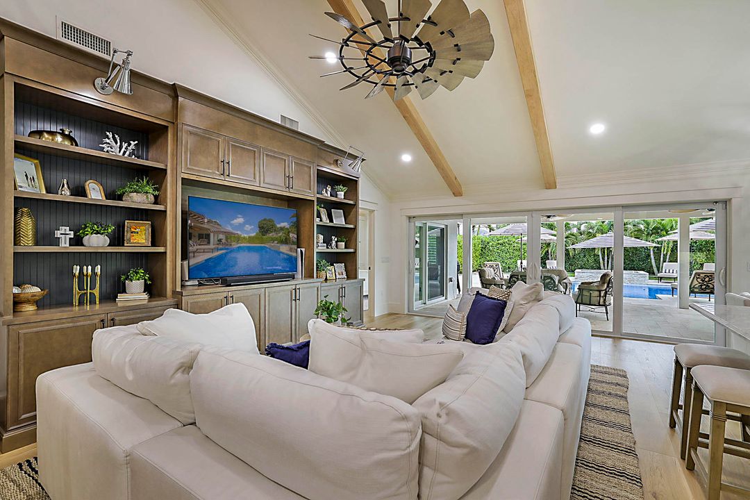 For Sale: $1,695,000 (3 beds, 2 baths, 2313 Square Feet)