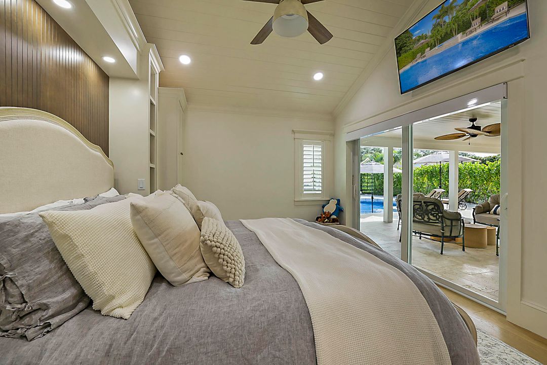 For Sale: $1,695,000 (3 beds, 2 baths, 2313 Square Feet)