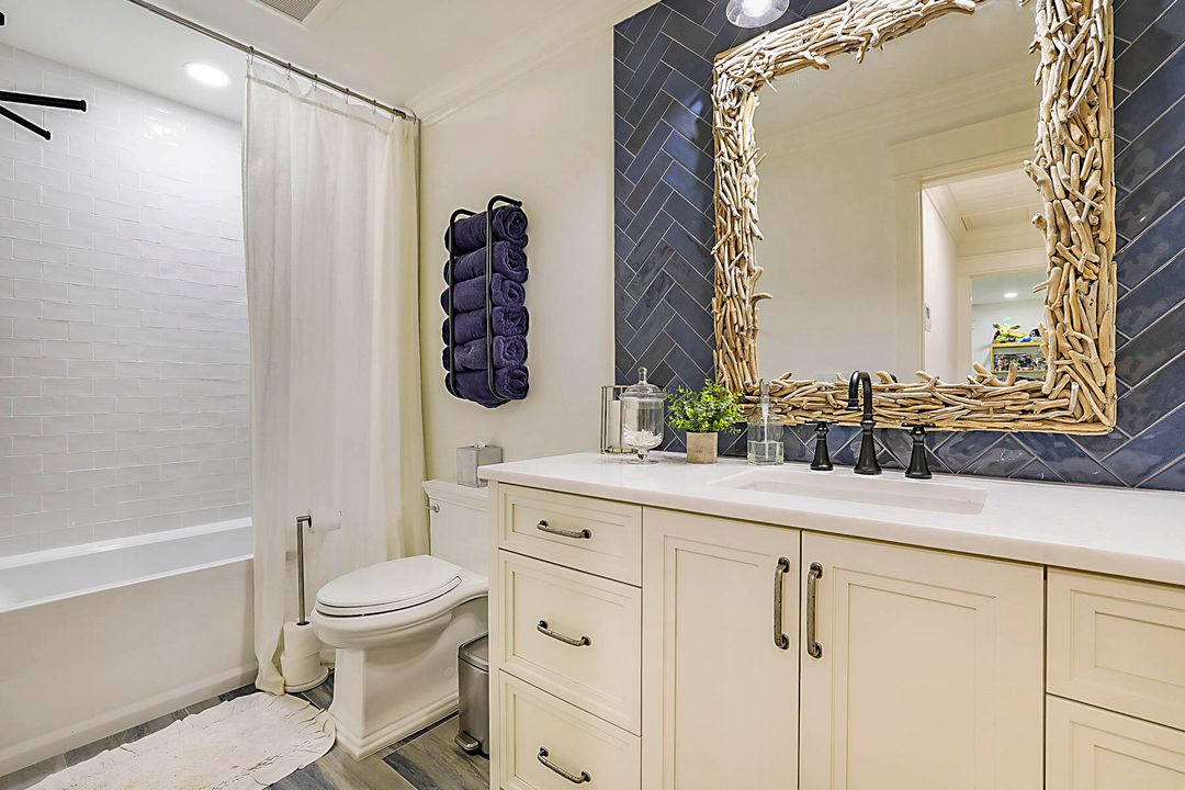 For Sale: $1,695,000 (3 beds, 2 baths, 2313 Square Feet)