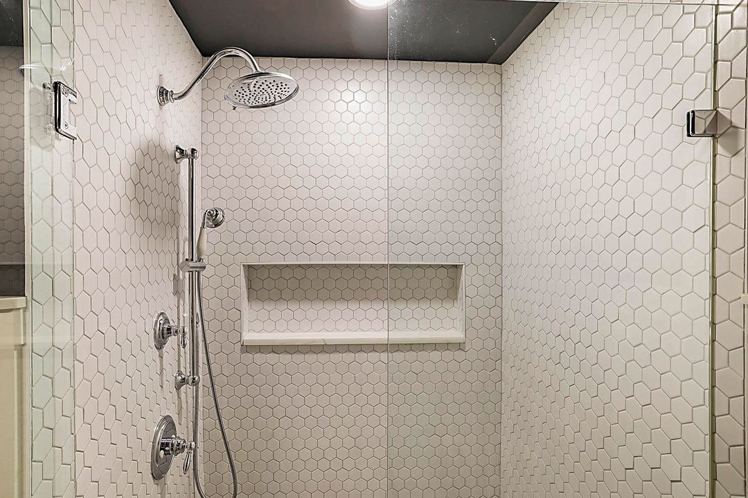 For Sale: $1,695,000 (3 beds, 2 baths, 2313 Square Feet)