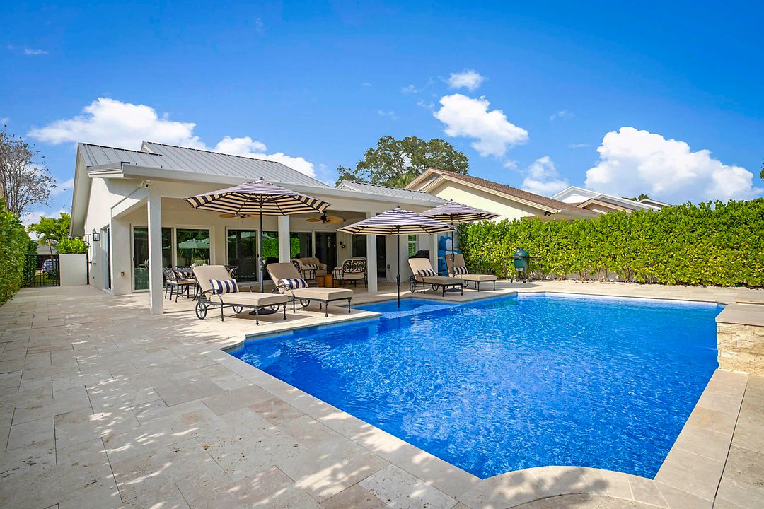 For Sale: $1,695,000 (3 beds, 2 baths, 2313 Square Feet)