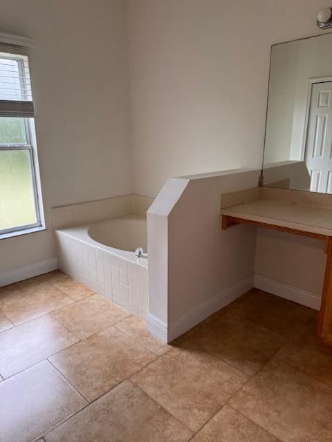 For Rent: $3,200 (5 beds, 3 baths, 2304 Square Feet)