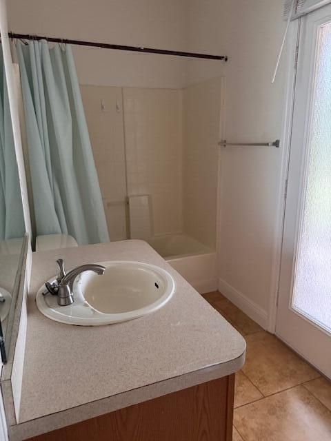 For Rent: $3,200 (5 beds, 3 baths, 2304 Square Feet)