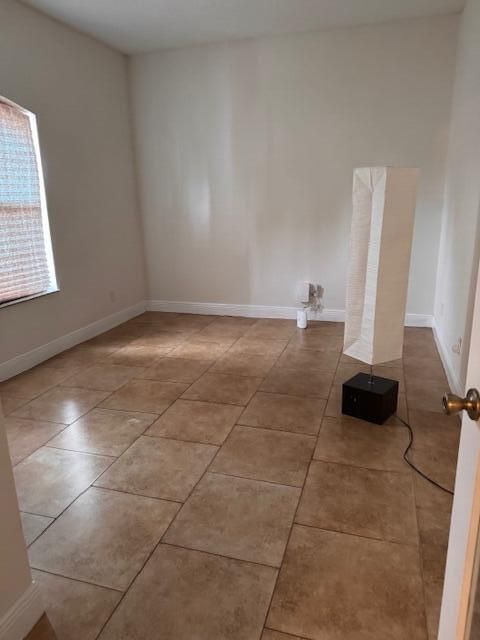 For Rent: $3,200 (5 beds, 3 baths, 2304 Square Feet)