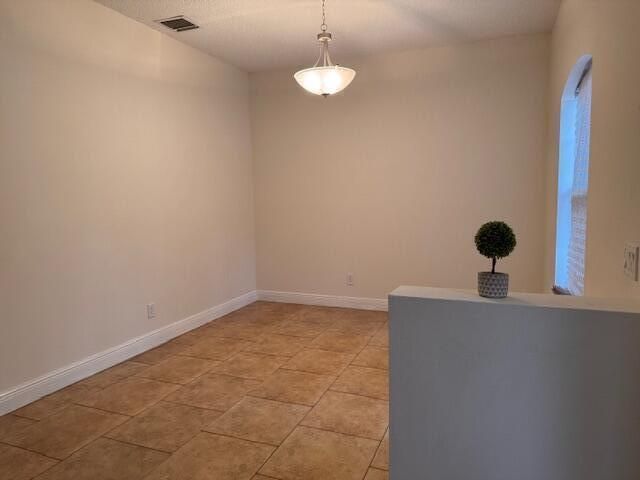 For Rent: $3,200 (5 beds, 3 baths, 2304 Square Feet)