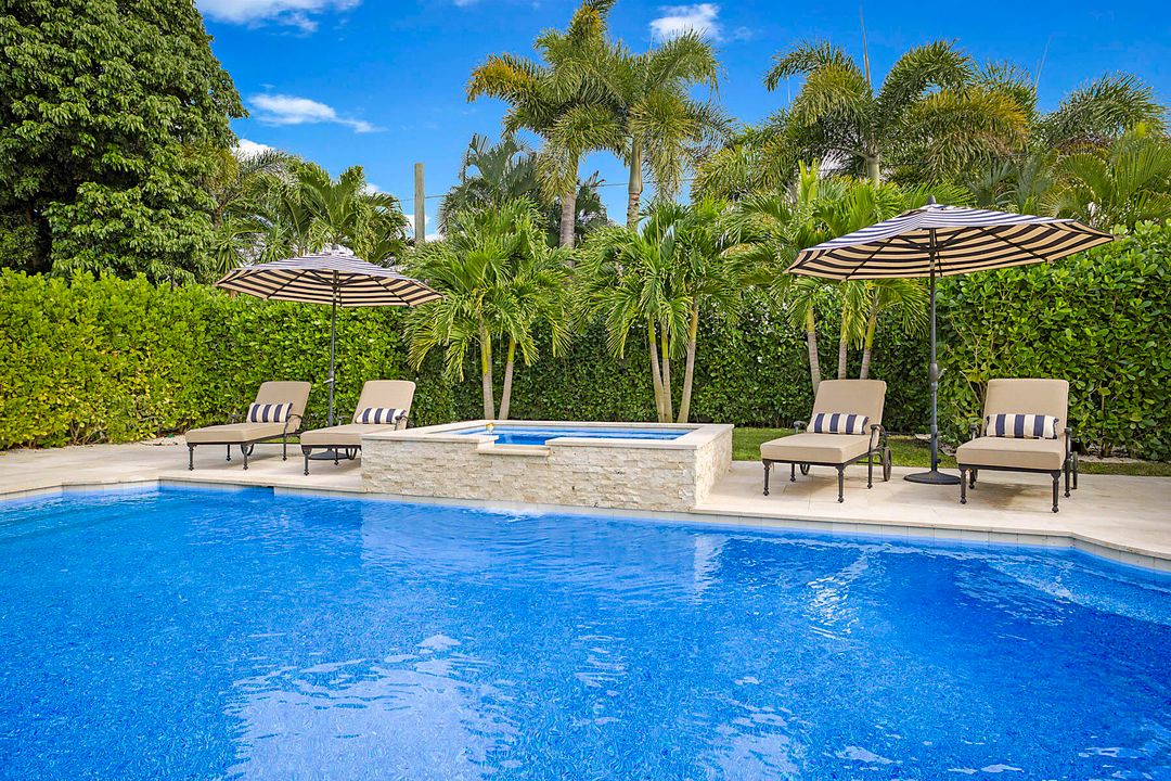 For Sale: $1,695,000 (3 beds, 2 baths, 2313 Square Feet)