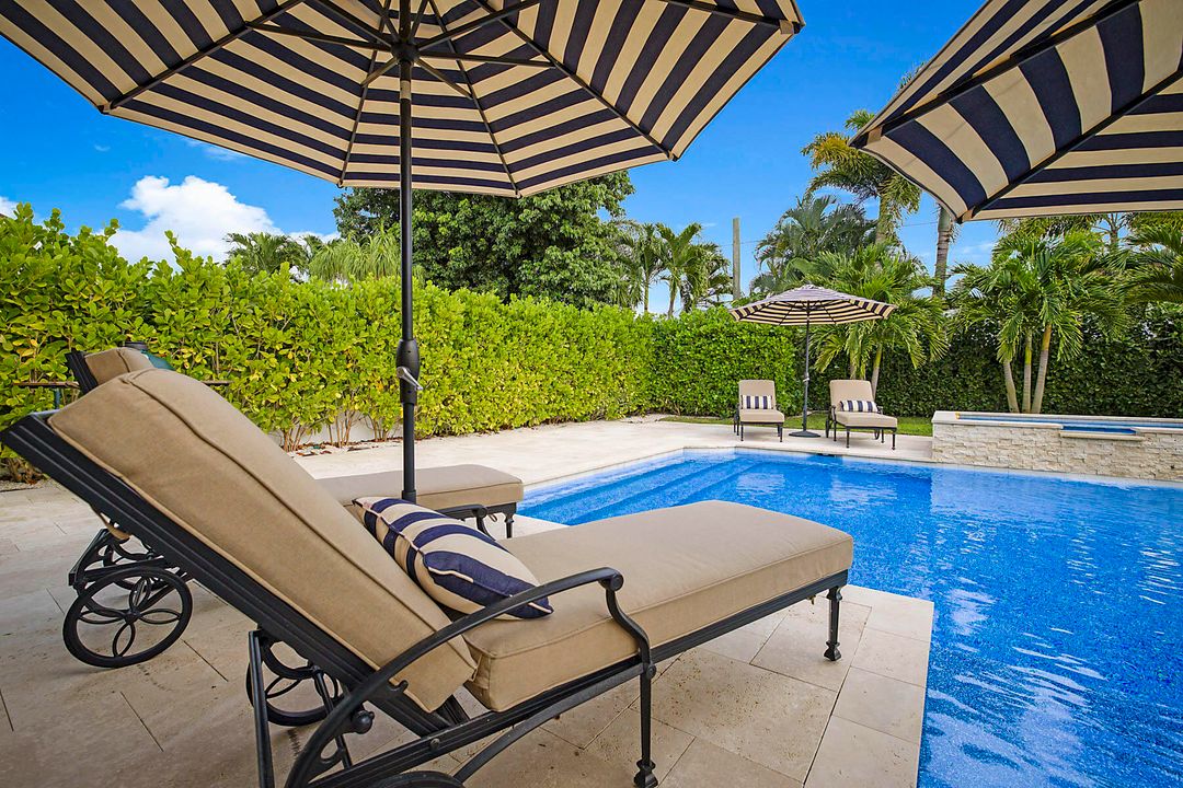 For Sale: $1,695,000 (3 beds, 2 baths, 2313 Square Feet)