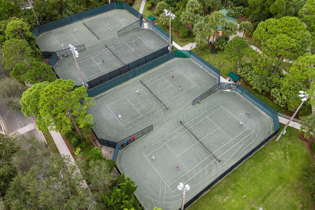 For Sale: $590,000 (3 beds, 2 baths, 1938 Square Feet)