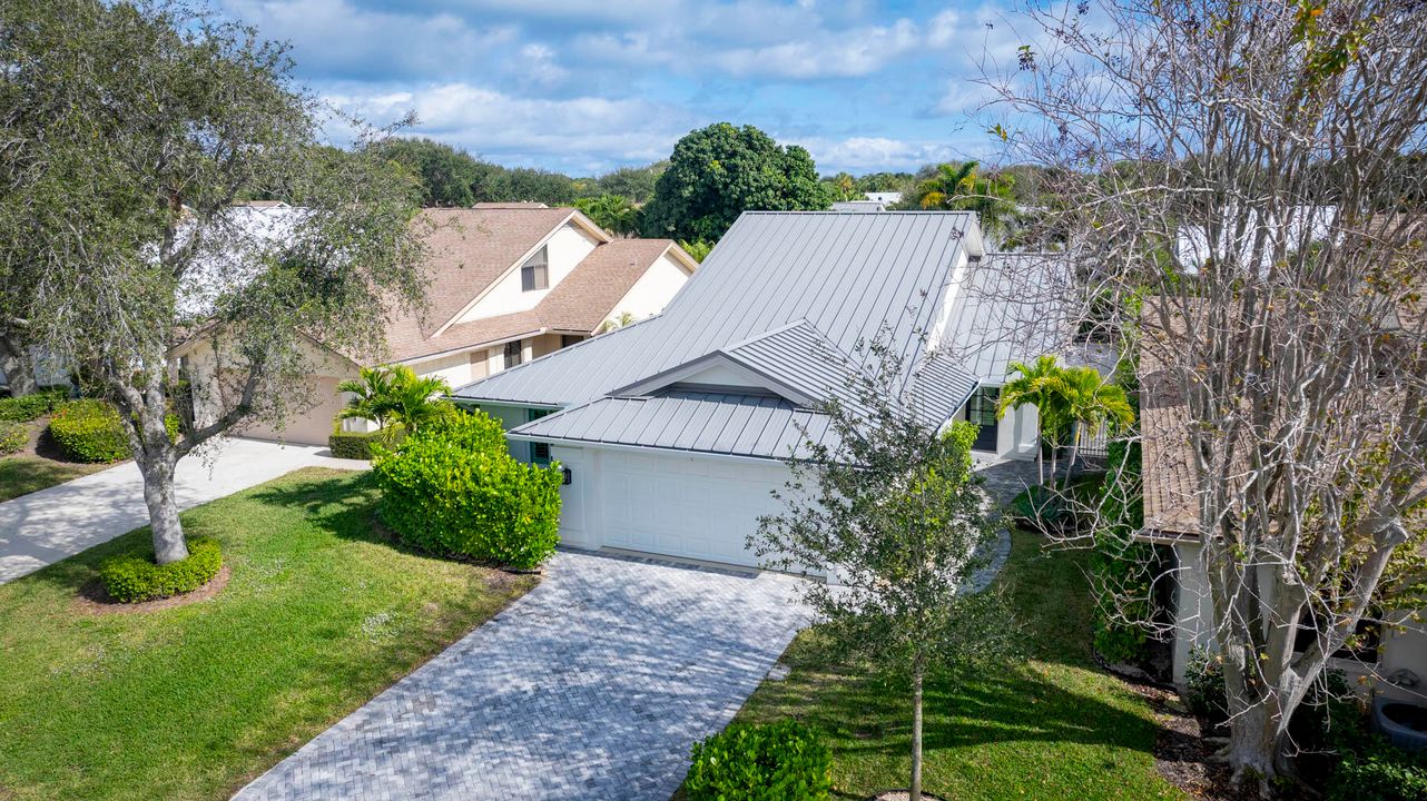 For Sale: $1,695,000 (3 beds, 2 baths, 2313 Square Feet)