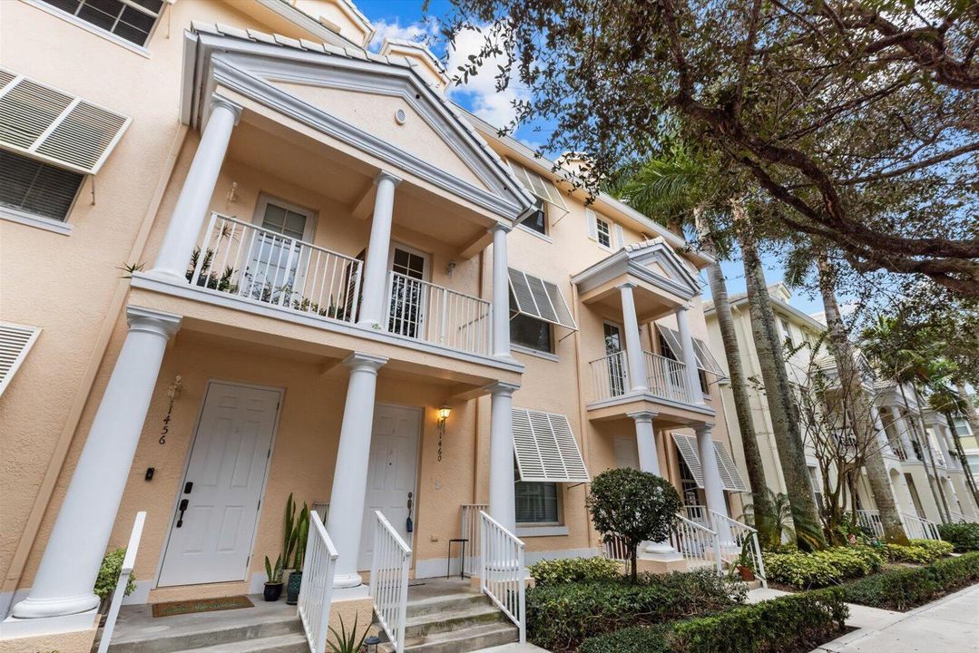 For Sale: $590,000 (3 beds, 2 baths, 1938 Square Feet)