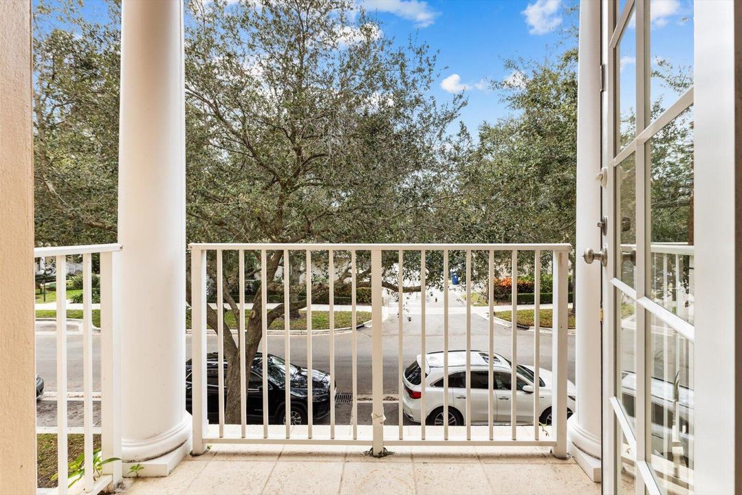 For Sale: $590,000 (3 beds, 2 baths, 1938 Square Feet)