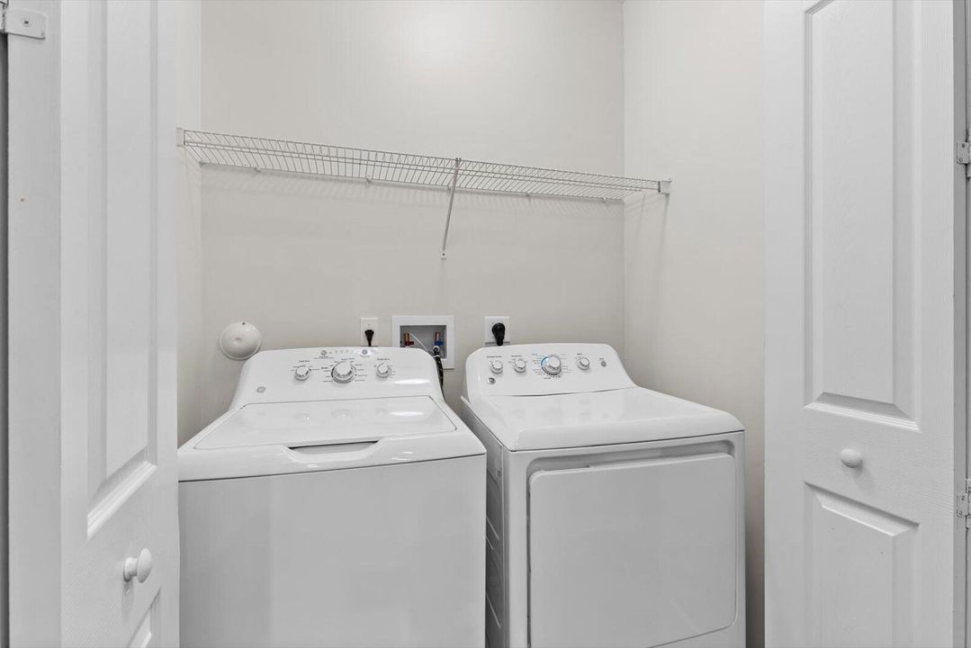 For Sale: $590,000 (3 beds, 2 baths, 1938 Square Feet)