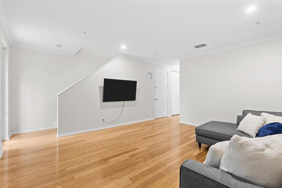 For Sale: $590,000 (3 beds, 2 baths, 1938 Square Feet)