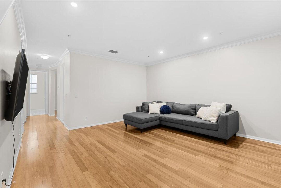 For Sale: $590,000 (3 beds, 2 baths, 1938 Square Feet)