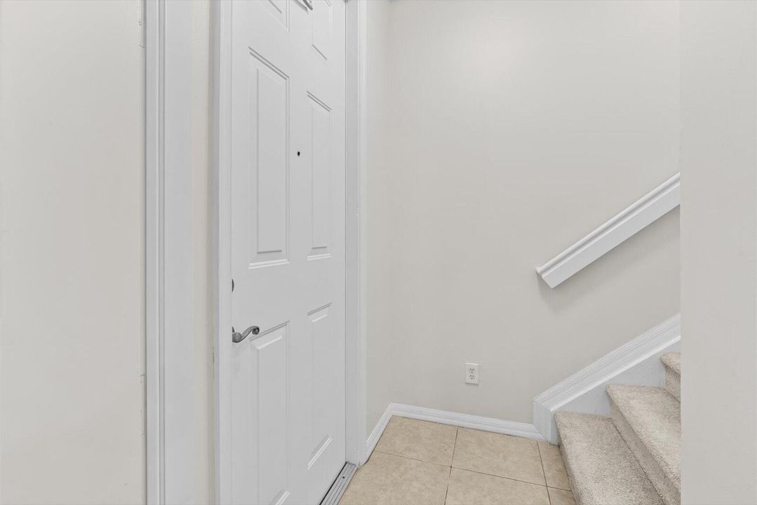 For Sale: $590,000 (3 beds, 2 baths, 1938 Square Feet)