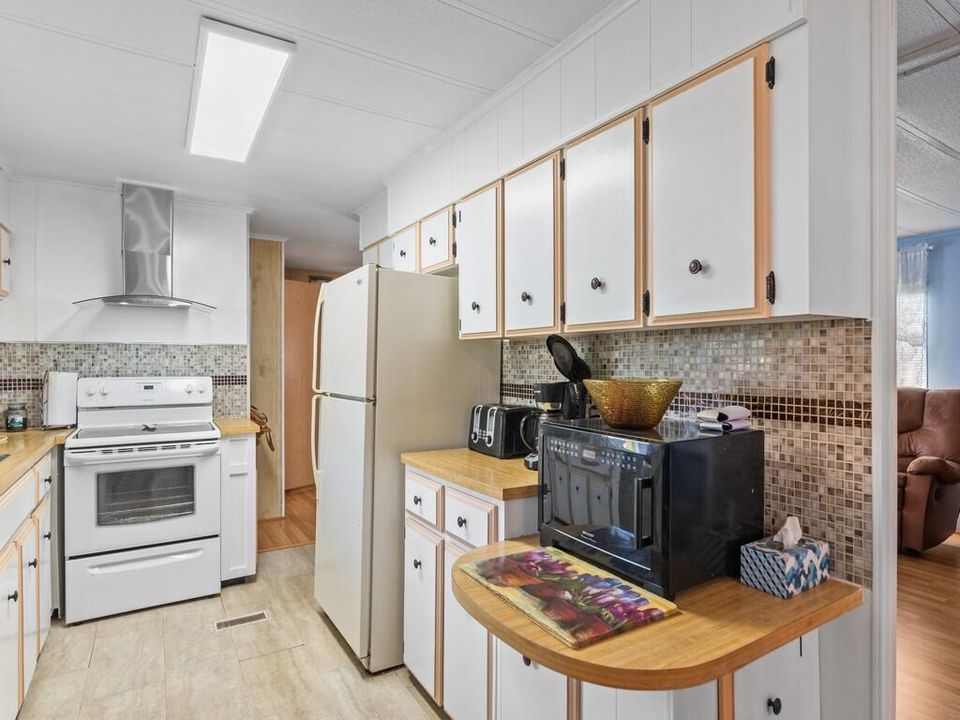 На продажу: $87,000 (2 спален, 2 ванн, 1350 Квадратных фут)