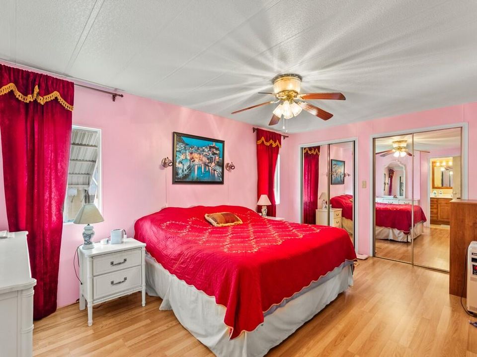 На продажу: $87,000 (2 спален, 2 ванн, 1350 Квадратных фут)