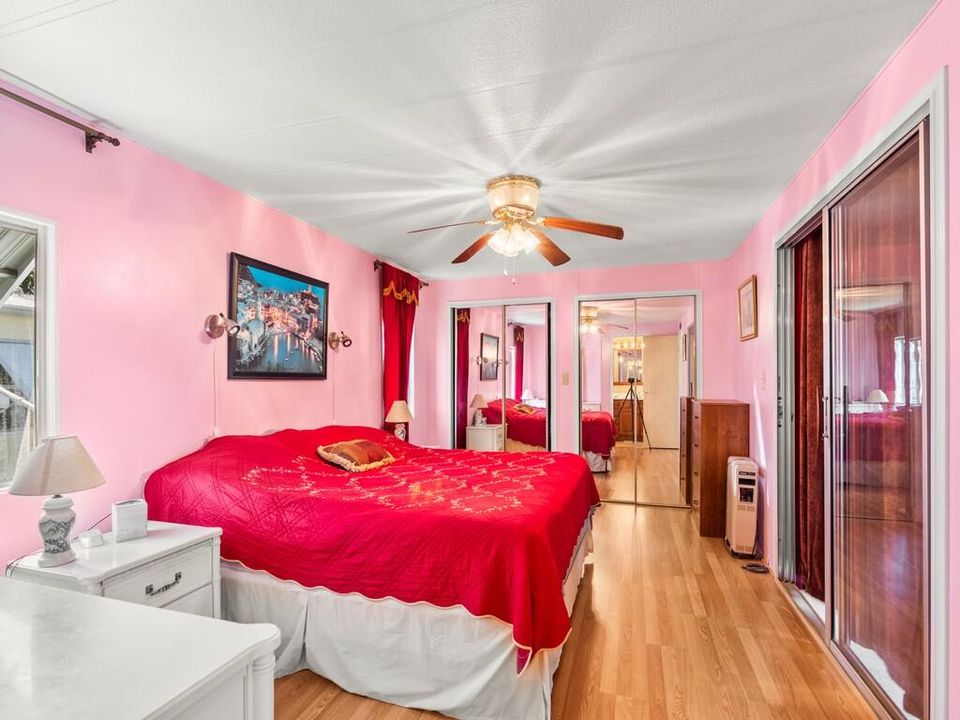 На продажу: $87,000 (2 спален, 2 ванн, 1350 Квадратных фут)