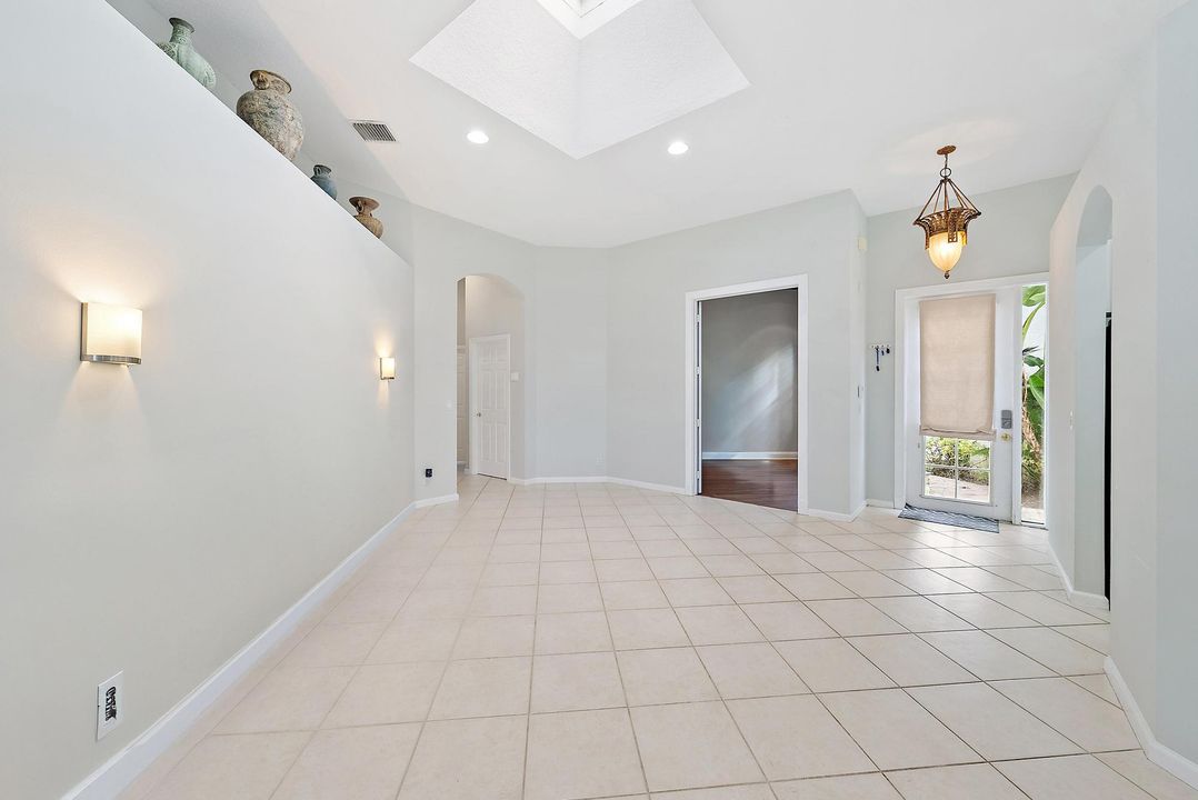 For Sale: $399,000 (3 beds, 2 baths, 1720 Square Feet)