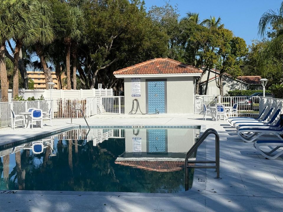 En Venta: $525,000 (3 camas, 2 baños, 1800 Pies cuadrados)