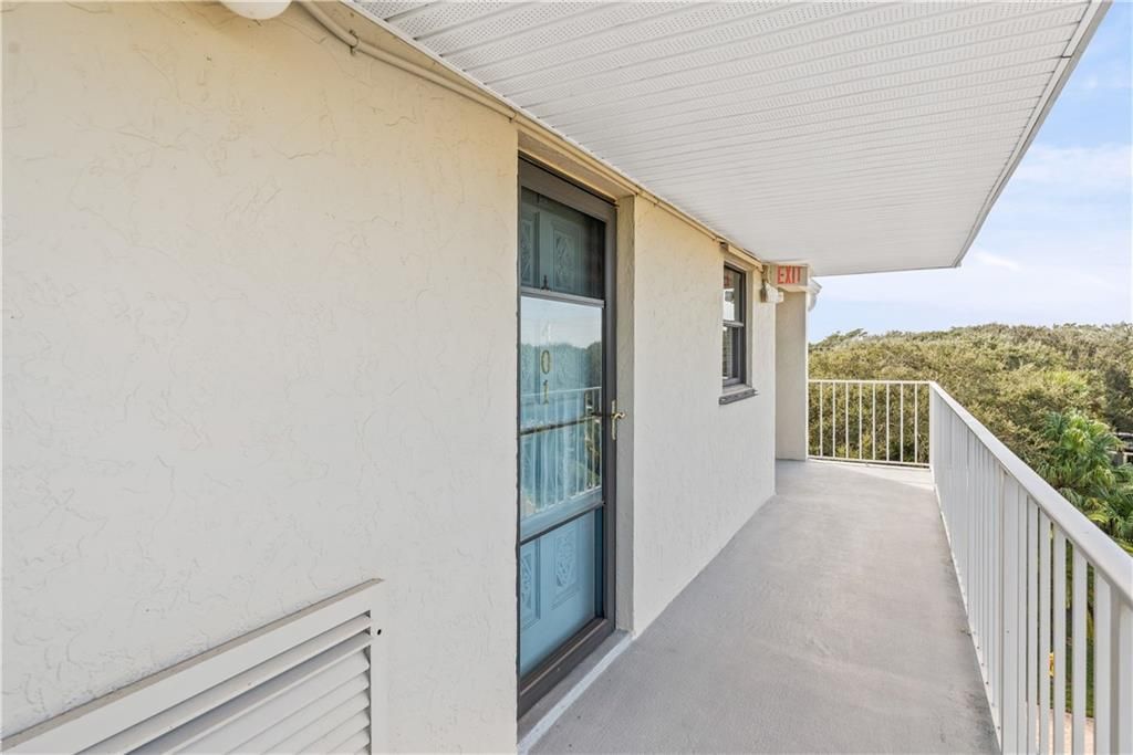 На продажу: $350,000 (2 спален, 2 ванн, 1300 Квадратных фут)