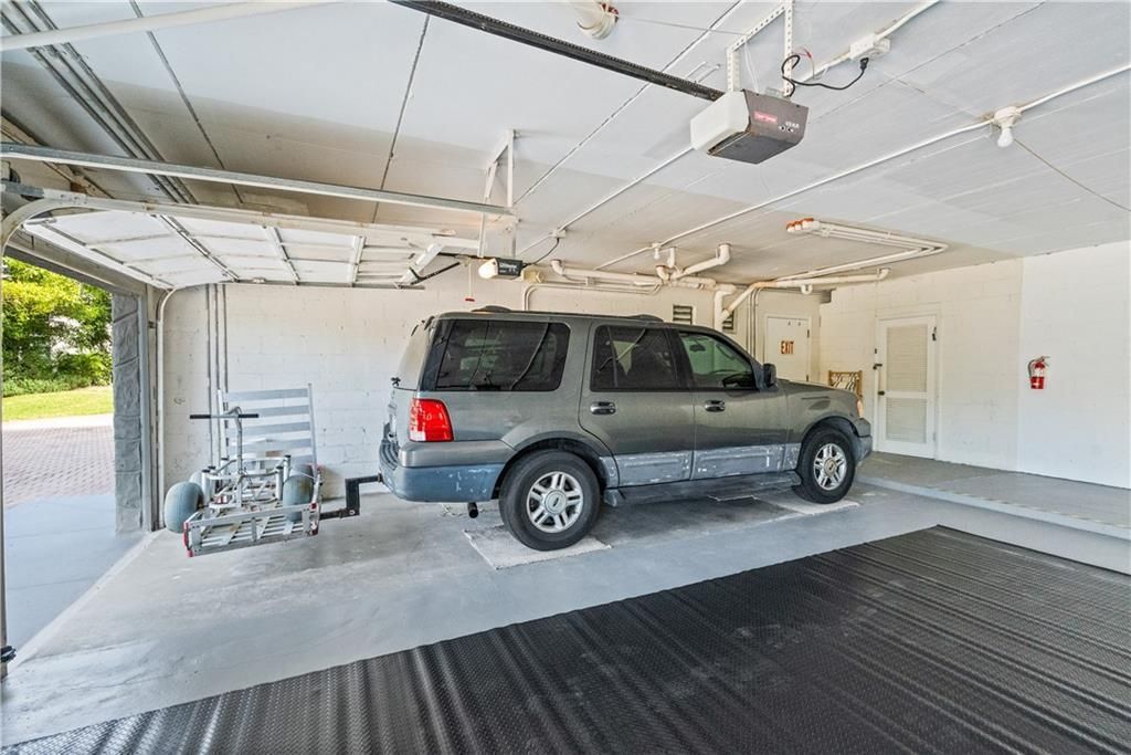 На продажу: $350,000 (2 спален, 2 ванн, 1300 Квадратных фут)