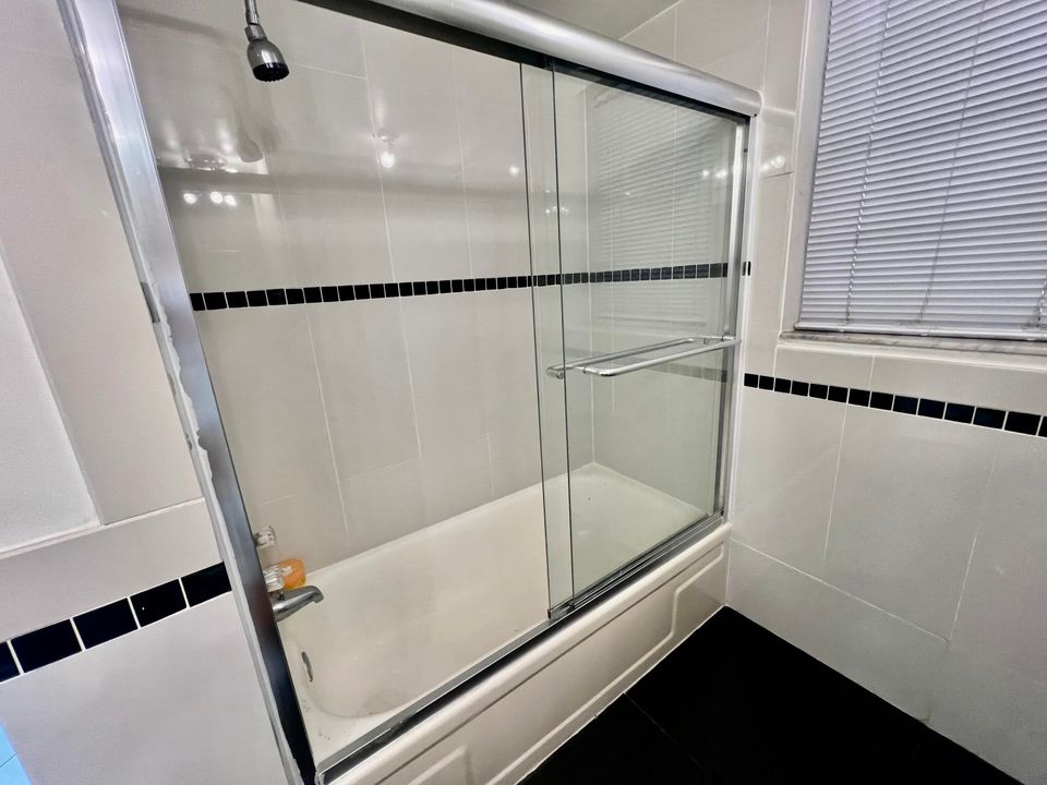 待售: $189,000 (2 贝兹, 2 浴室, 1150 平方英尺)