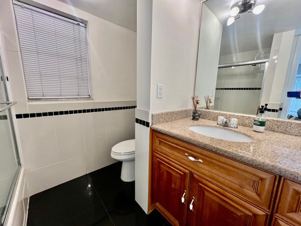 待售: $189,000 (2 贝兹, 2 浴室, 1150 平方英尺)