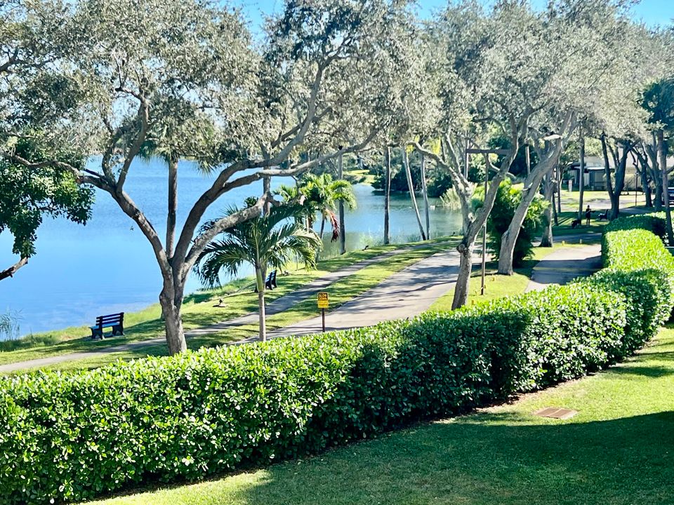 待售: $189,000 (2 贝兹, 2 浴室, 1150 平方英尺)